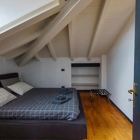 Mansarda A Due Passi Dal Centro Old2 Apartment Brescia Luaran gambar